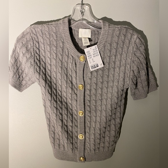 H&M Sweaters - H&M - Grey Shortsleeved Button Sweater